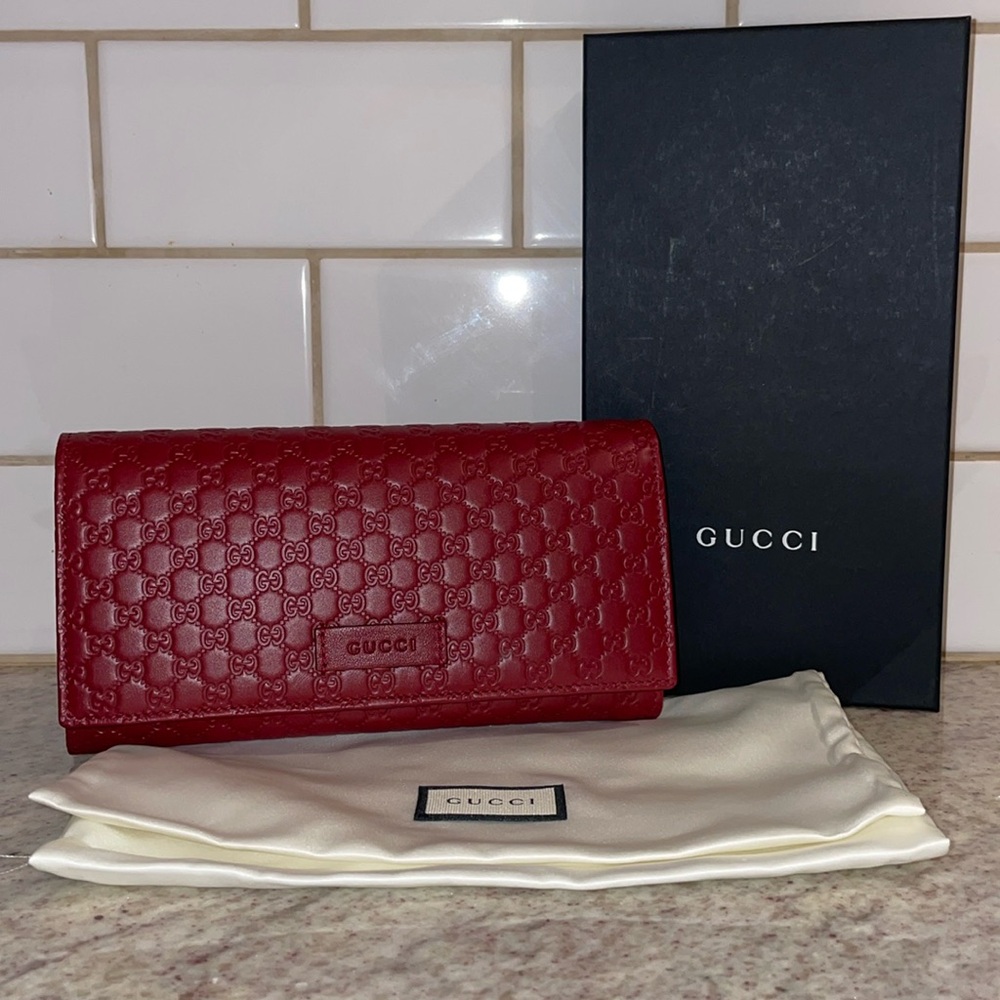 🆕 Gucci GG Emblem Bi Fold Red Leather Wallet